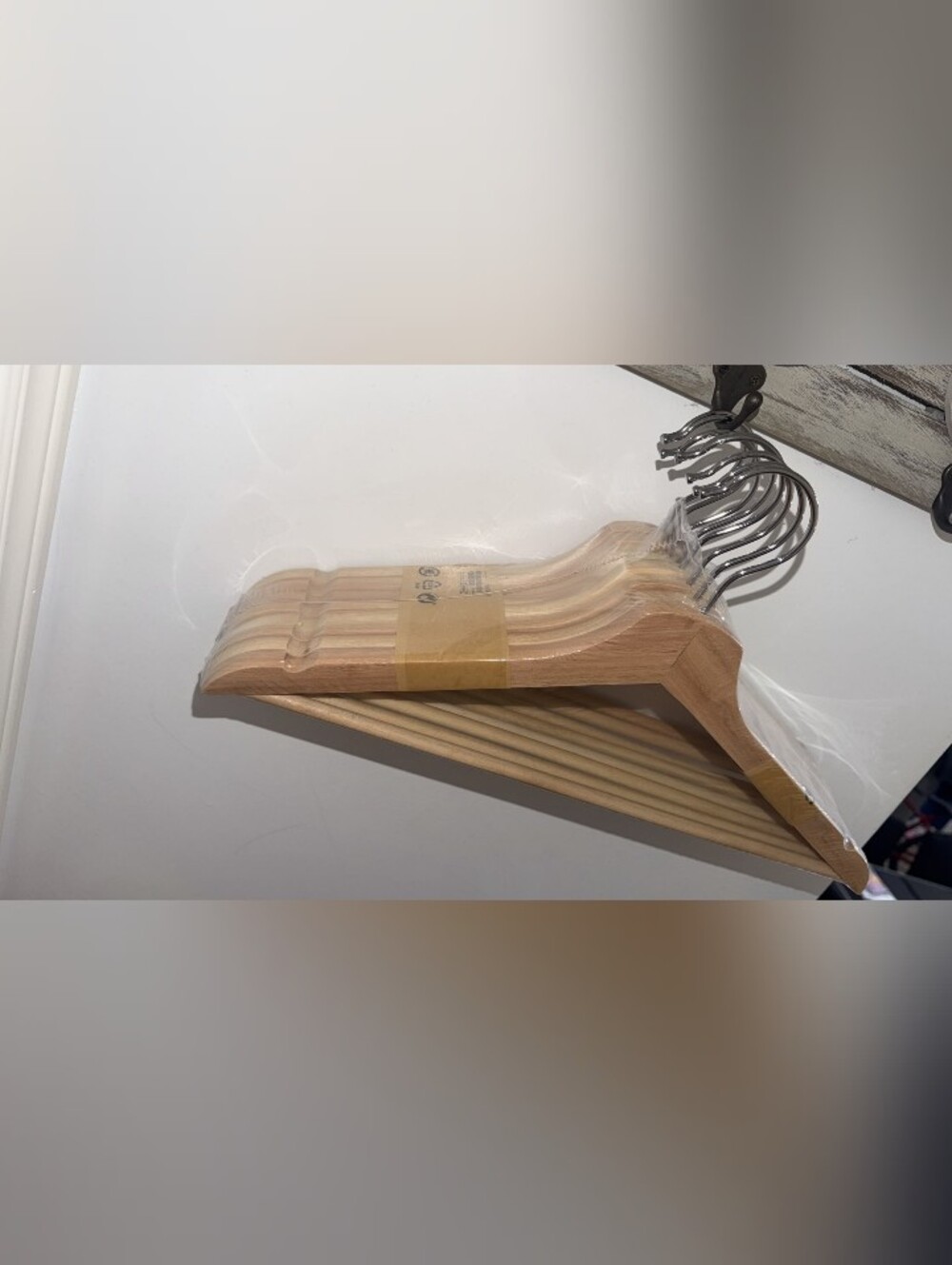 🩷 12 Pack Natural &/or Black Wooden Hangers